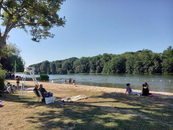 Camping Onlycamp Des Halles Decize Exterior foto