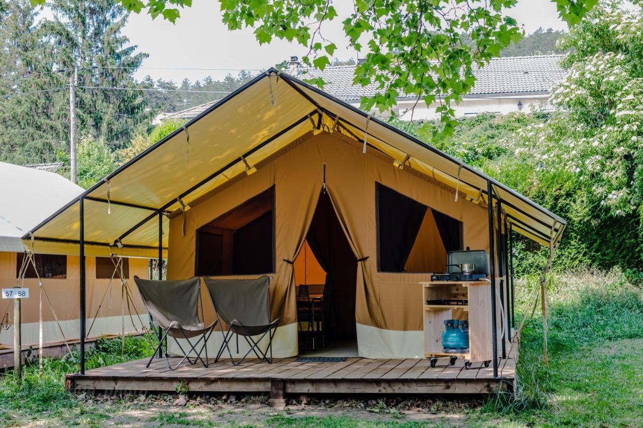 Camping Onlycamp Des Halles Decize Exterior foto