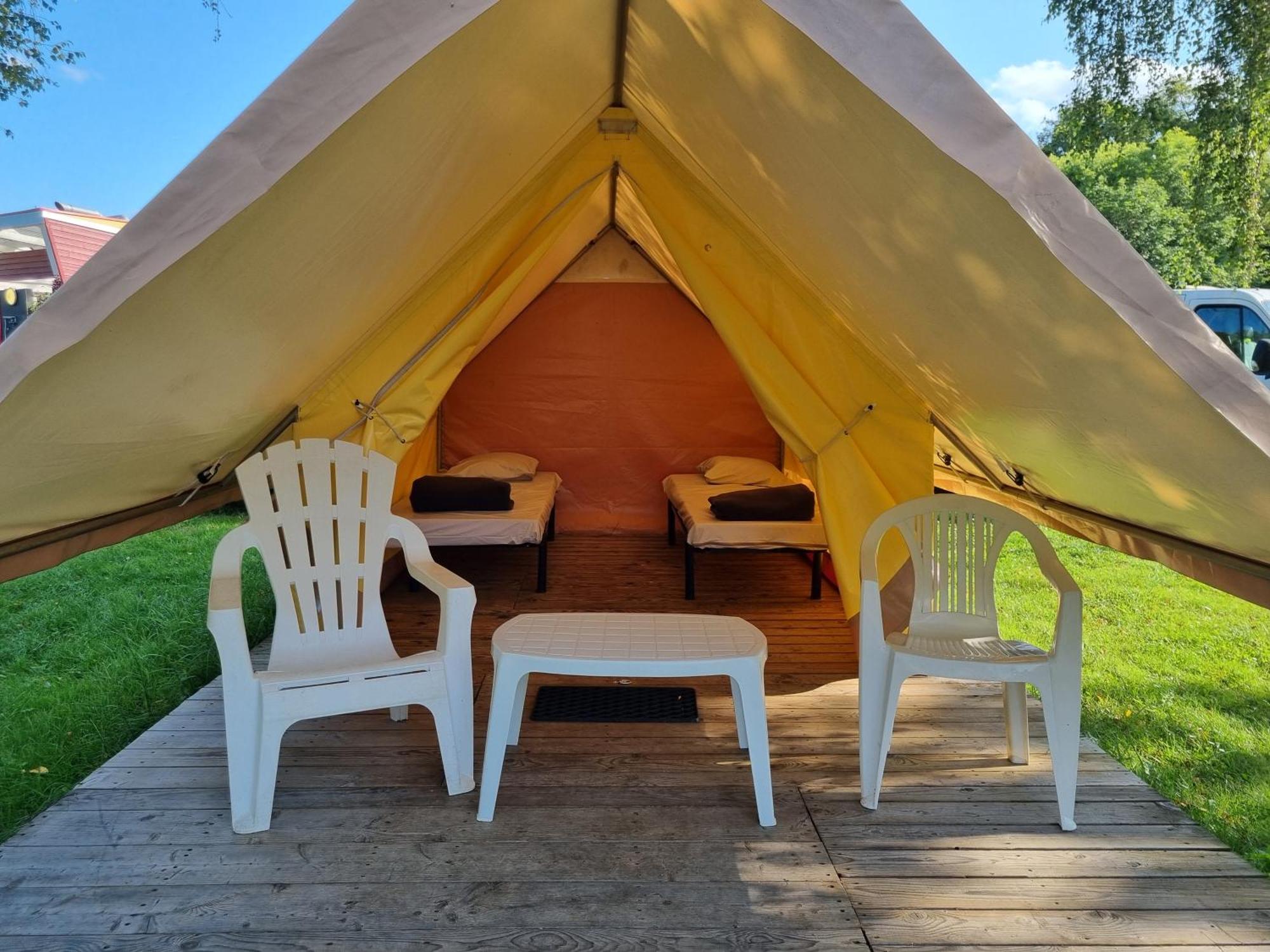 Camping Onlycamp Des Halles Decize Exterior foto
